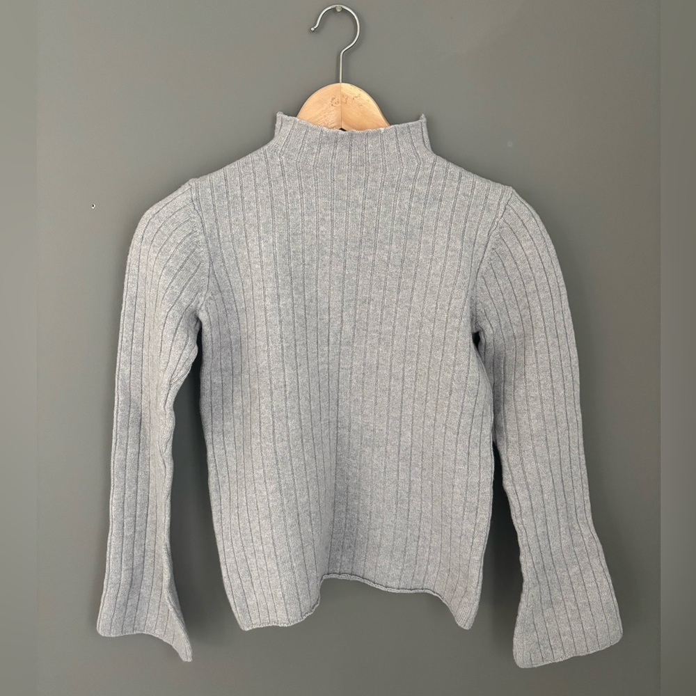 Aritzia Wilfred Light Gray Ribbed Turtleneck Sweater | Size Medium